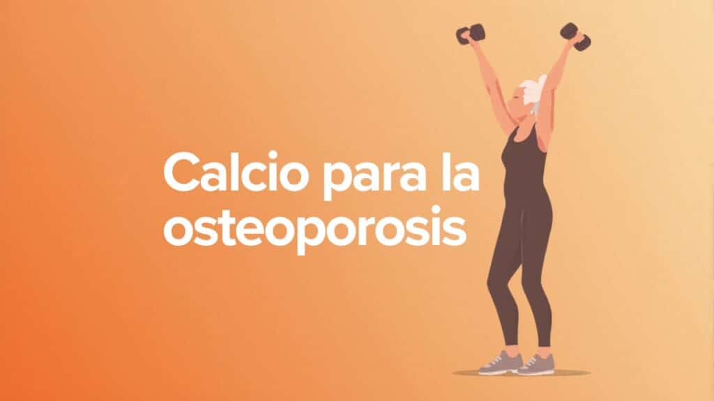 Mujer mayor haciendo ejercicio de fuerza para fortalecer los huesos y aprovechar el calcio para la osteoporosis